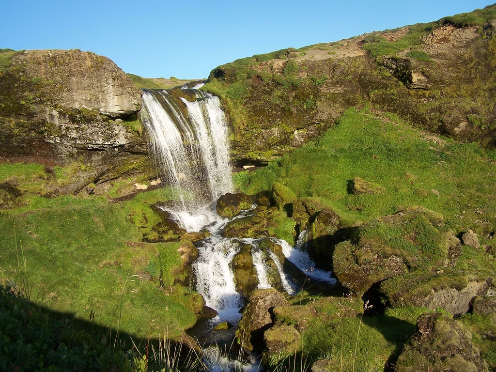 Islandzkie wodospady zapierają dech w piersiach