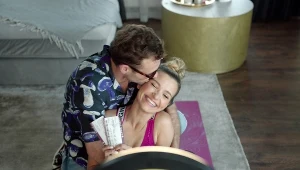 Kamil Wodka i Joanna Koroniewska w scenie z filmu "Dziewczyna influencera"