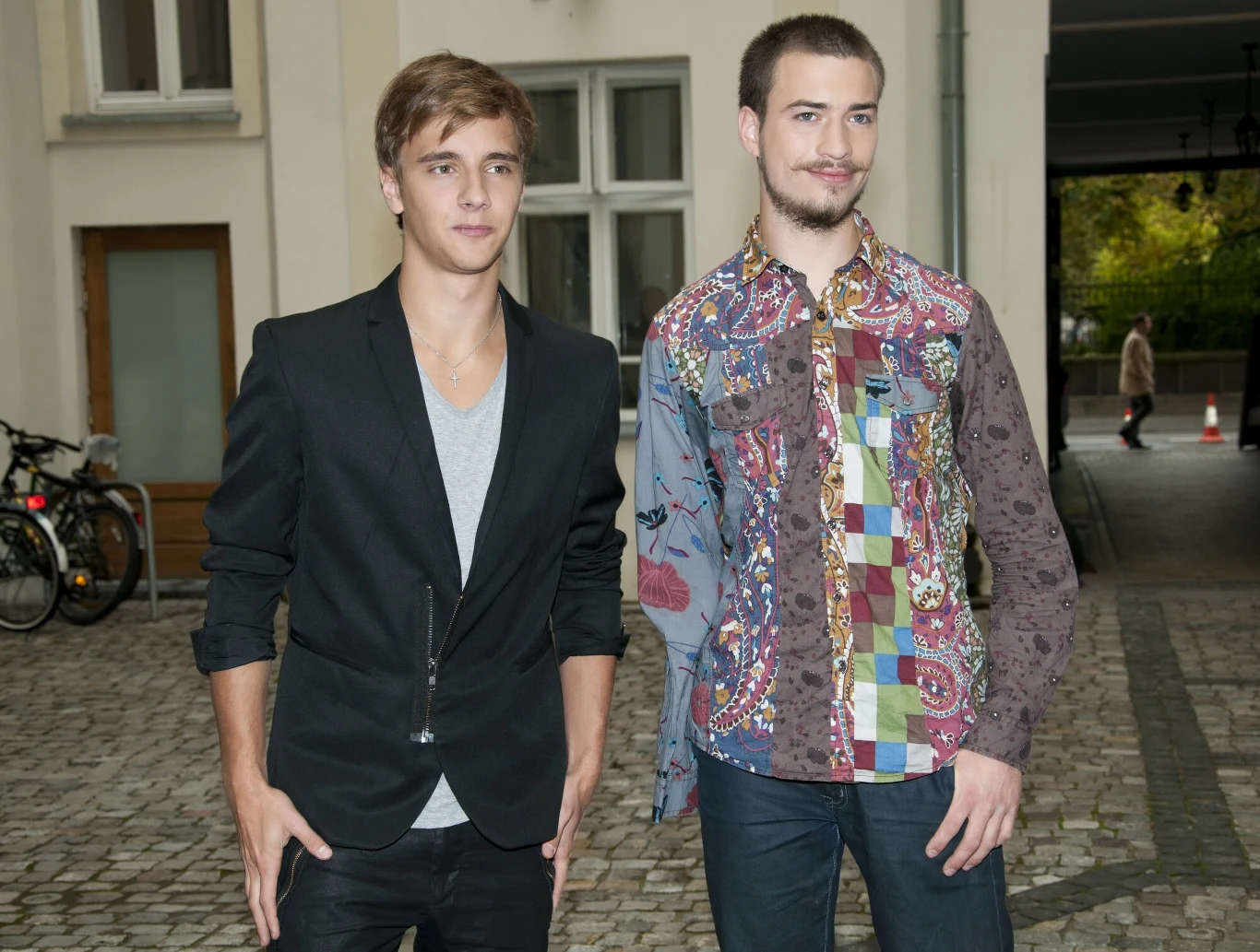 Na podstawie wyprawy Marka Kamińskiego i Jasia Meli powstał film "Mój biegun". W rolę chłopca z niepełnosprawnością wcielił się aktor Maciej Musiał (z lewej)