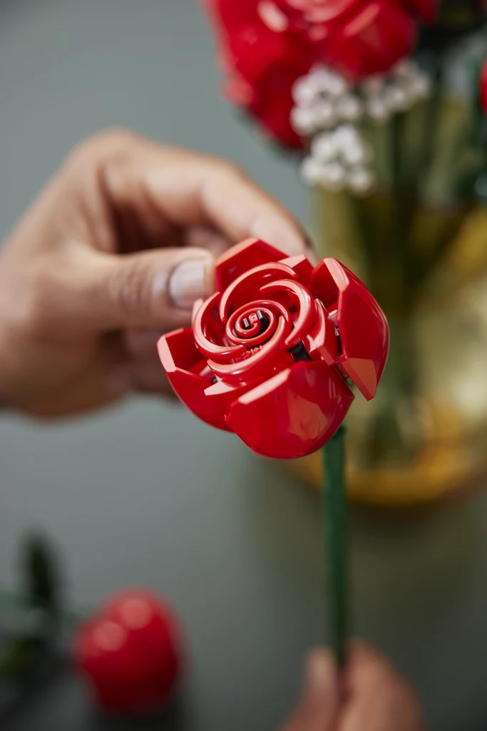 Walentynkowe róże LEGO