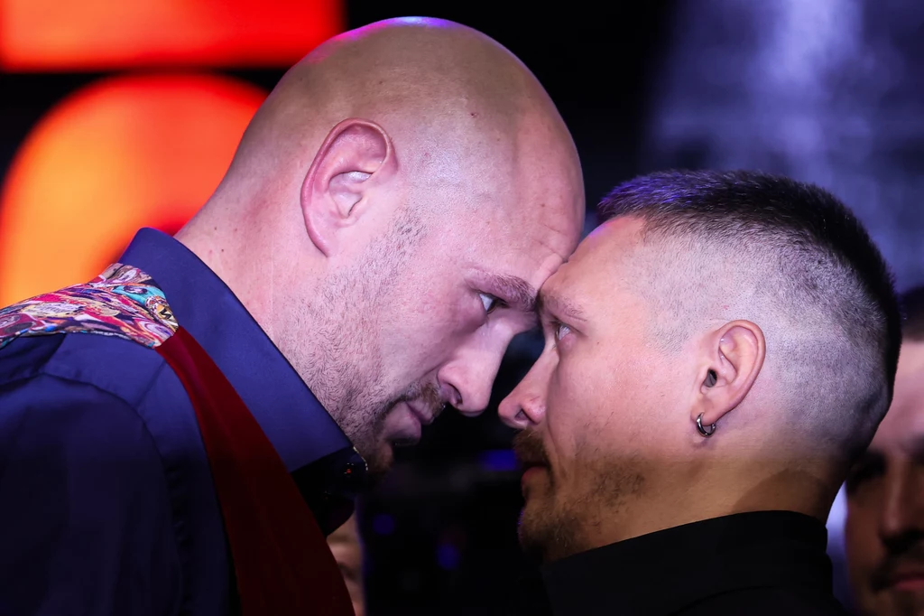 Tyson Fury (z lewej) i Ołeksandr Usyk Tyson Fury (z lewej) i Ołeksandr Usyk