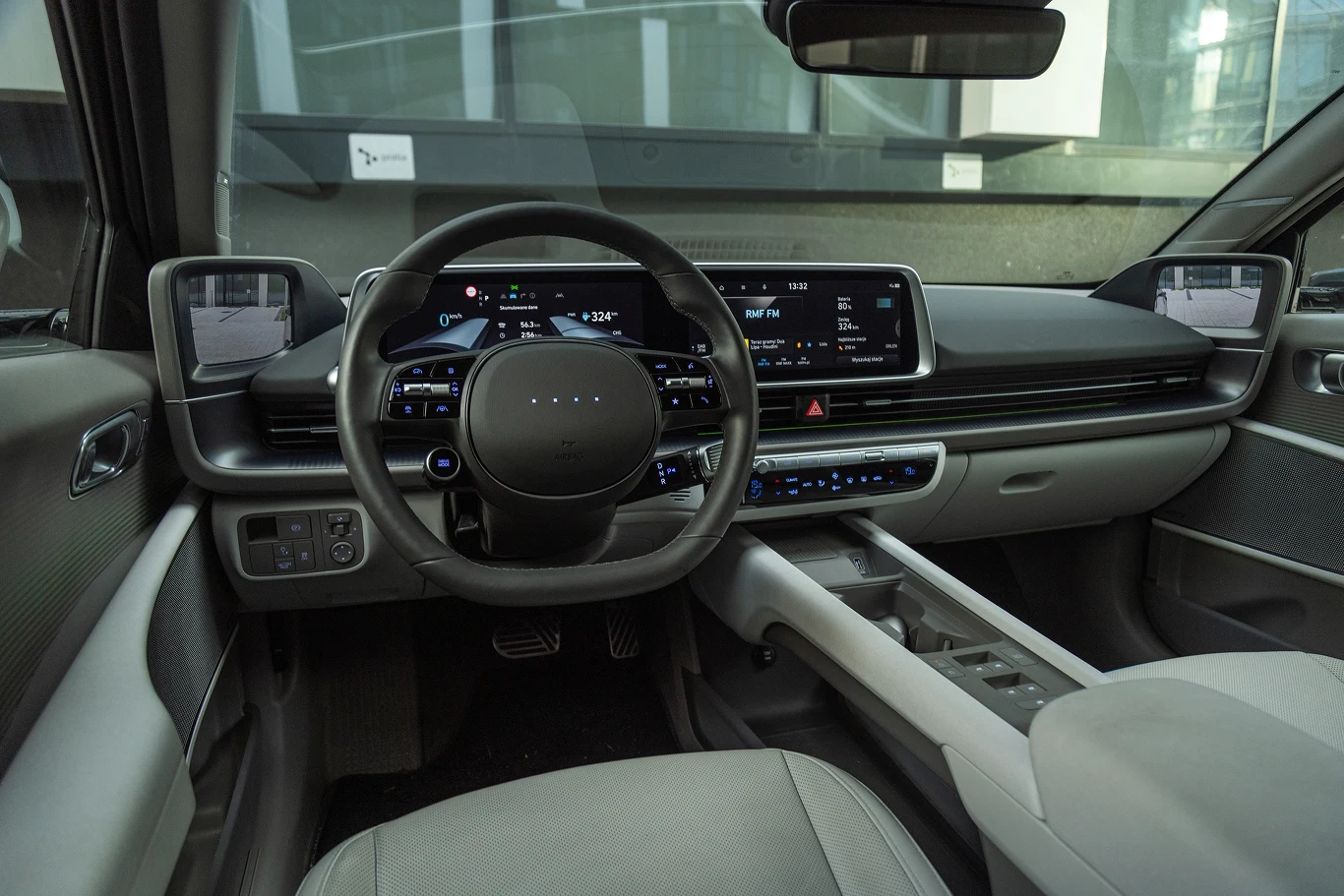 Czy wnętrze Hyundaia Ioniq 6 ma w sobie coś z kokonu?