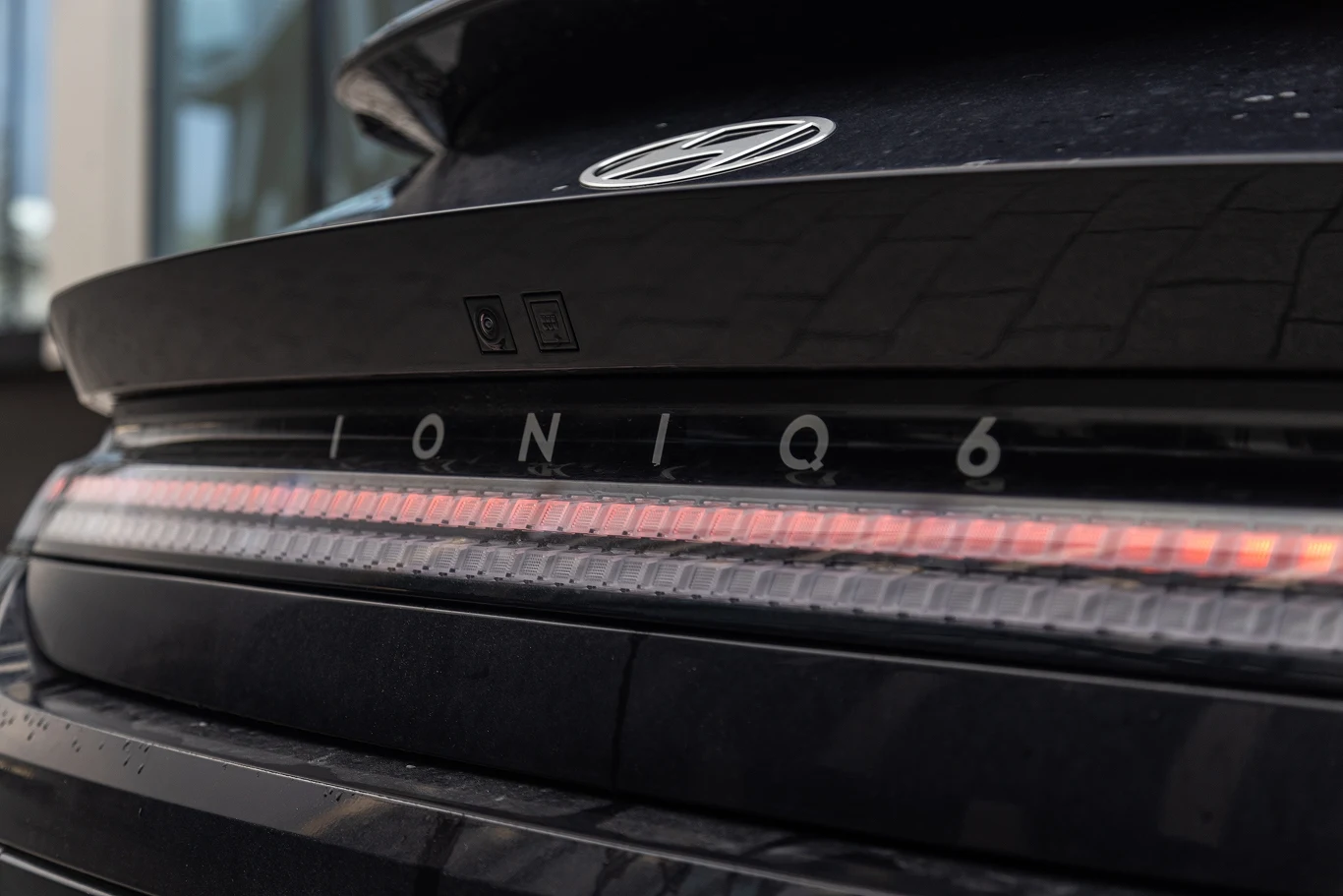 Światła w formie "parametrycznych pikseli" to znak rozpoznawczy rodziny Ioniq