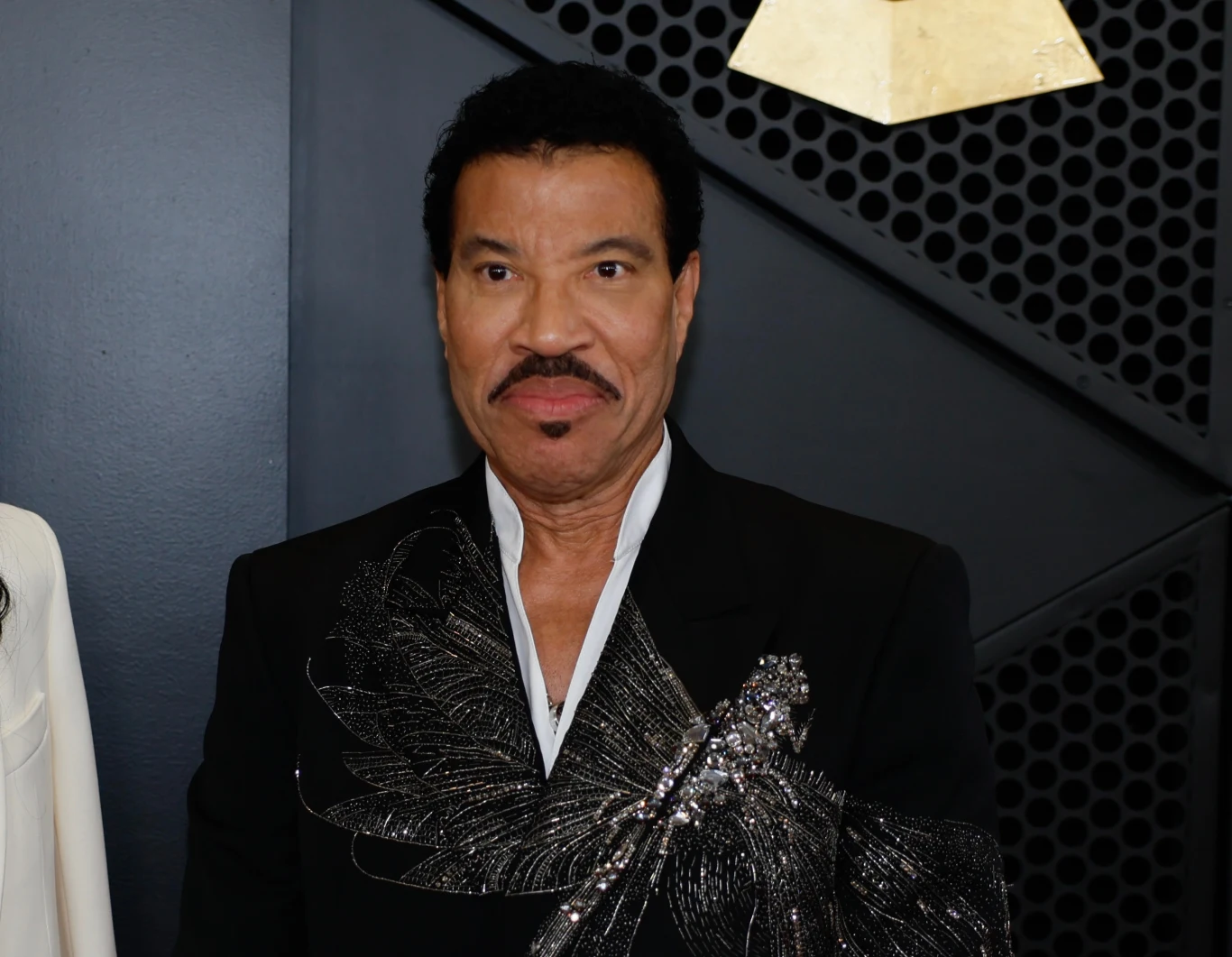 66. Nagrody Grammy za nami. Na ściance przed imprezą pojawił się również weteran popu, Lionel Richie.