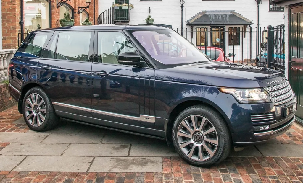 Na sprzedaż wystawiony został Range Rover należący wcześniej do królowej Elżbiety II.