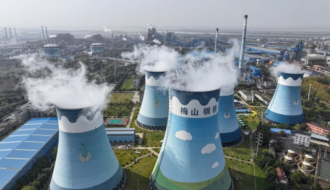 Chiny są największym emitentem CO2 na świecie. Nawet tam PKB rośnie szybciej niż emisje. Na zdjęciu ciepłownia w Nankinie