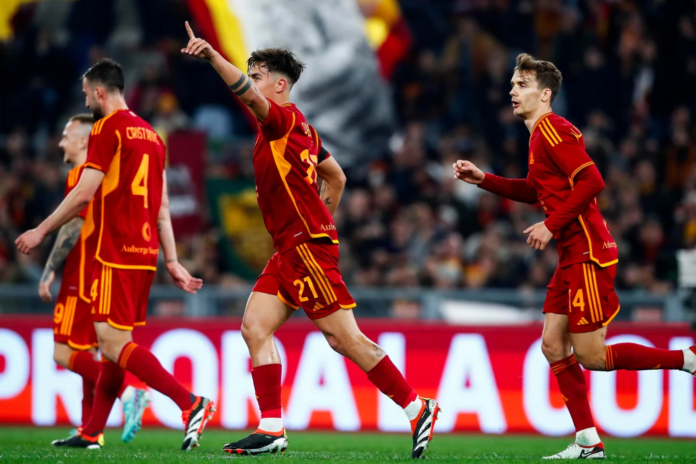 AS Roma rozgromiła w poniedziałek Cagliari Calcio AS Roma rozgromiła w poniedziałek Cagliari Calcio