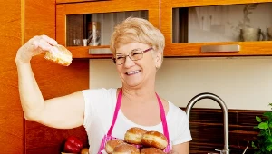 Babcia zdradziła mi sekret, jak smażyć pączki, żeby nie były twarde. To prostsze, niż myślisz