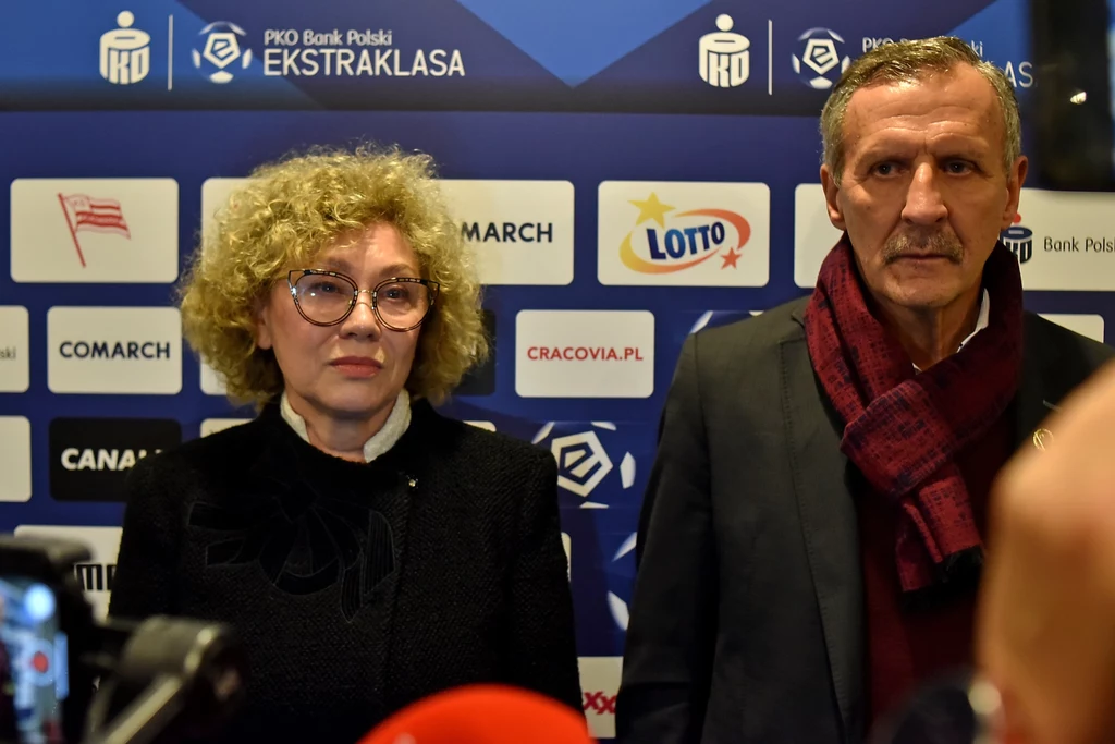 Stefan Majewski obok Elżbiety Filipiak, która po śmierci męża Janusza zarządza Cracovią Stefan Majewski obok Elżbiety Filipiak, która po śmierci męża Janusza zarządza Cracovią