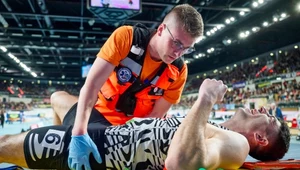 Najlepszy polski sprinter Dominik Kopeć zakończył udział w toruńskim mityngu bardzo pechowo - z kontuzją