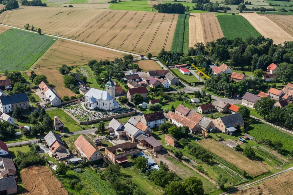 Coraz więcej Polaków opuszcza duże miasta, przenosząc się do gmin ościennych i na obszary wiejskie Problem z dodatkowym świadczeniem pieniężnym dla sołtysów