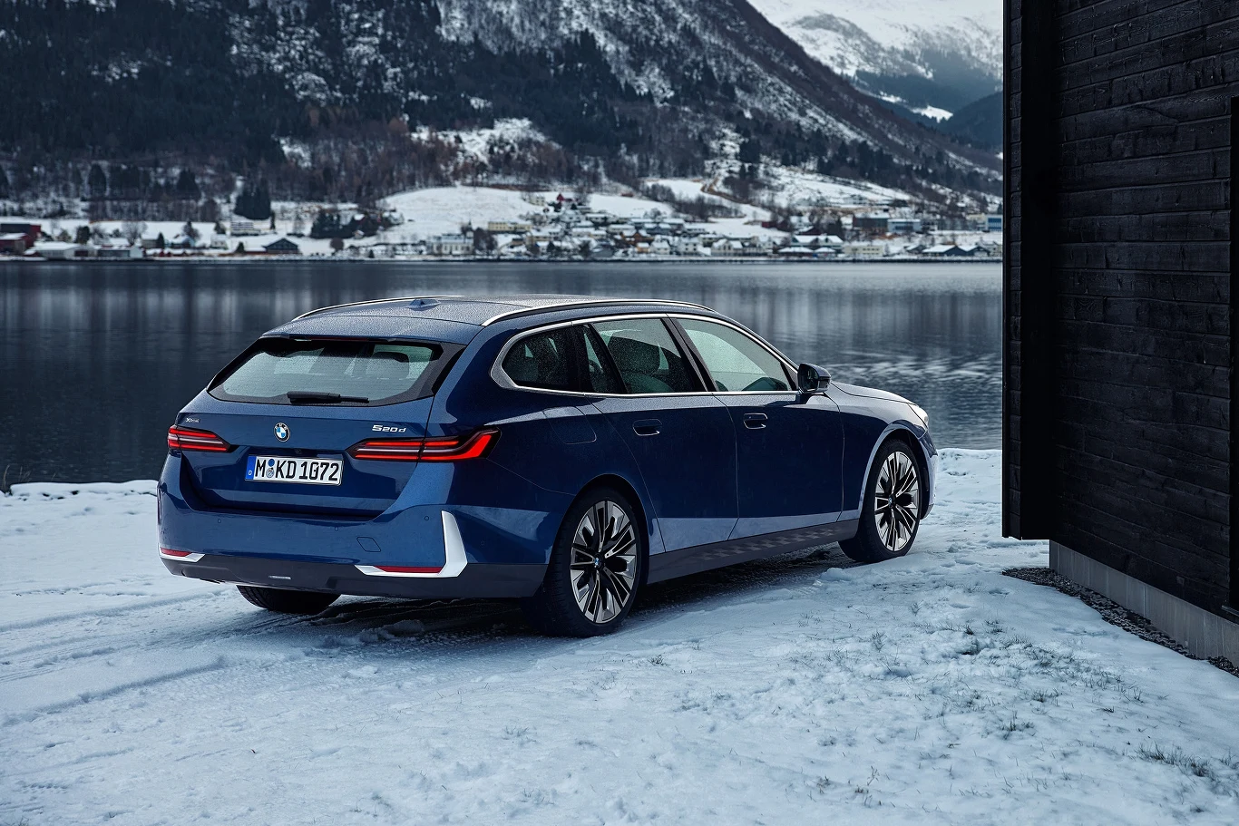 Nowe BMW serii 5 Touring oficjalnie. Na dobry początek diesel w dwóch wersjach Nowe BMW serii 5 Touring oficjalnie. Na dobry początek diesel w dwóch wersjach