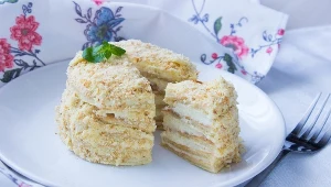 Ciasto bez pieczenia, które zrobisz w 10 minut. Najprostszy przepis na obłędnego Napoleona 