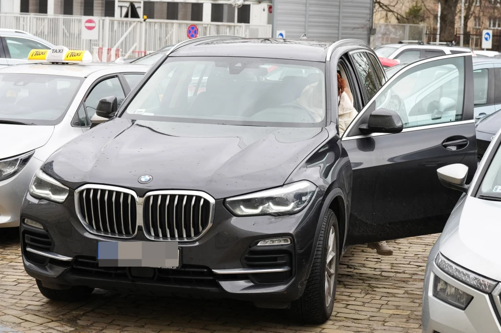 Warte 400 tys. złotych BMW gwiazdy jest mocno uszkodzone Warte 400 tys. złotych BMW gwiazdy jest mocno uszkodzone