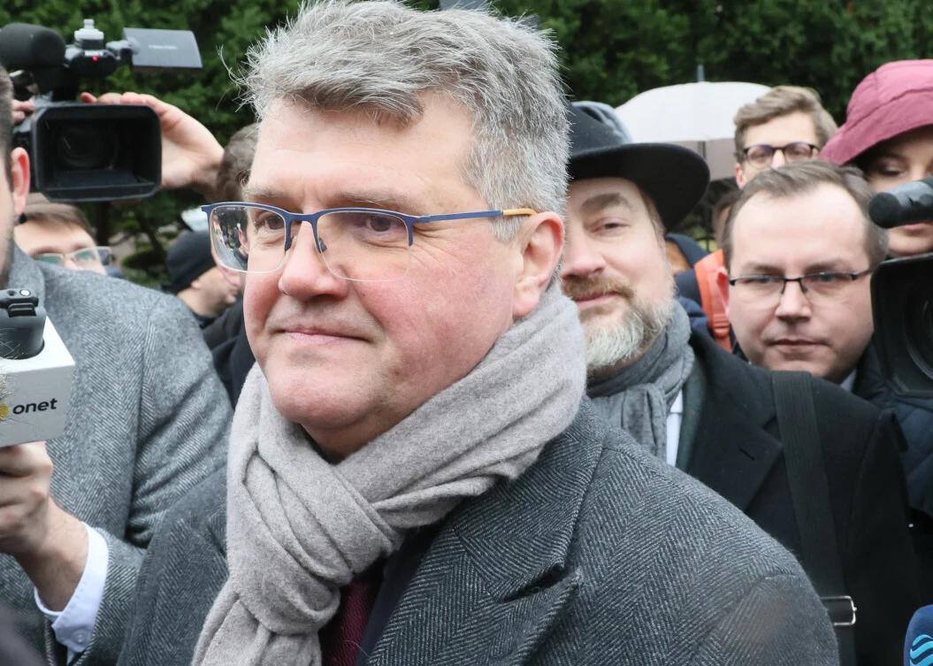 Maciej Wąsik przed Sejmem Maciej Wąsik przed Sejmem