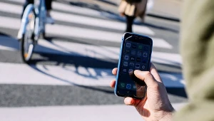 Czas realizacji przelewów bankowych różni się od siebie nie tylko w zależności od konkretnego banku, ale i od waluty przelewu oraz wybranego systemu płatności