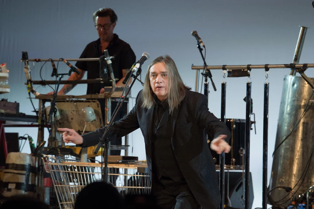 Blixa Bargeld (Einstürzende Neubauten) w akcji