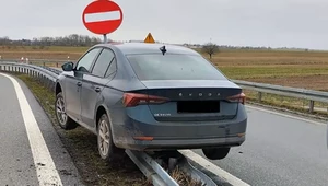 Zaparkował na barierach. Potem sprawy potoczyły się lawinowo