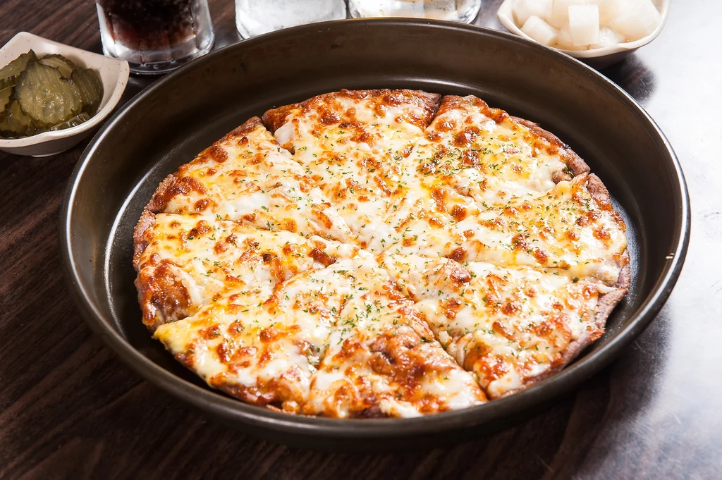 Przepis na pizzę z patelni zmieni twoje podejście do gotowania