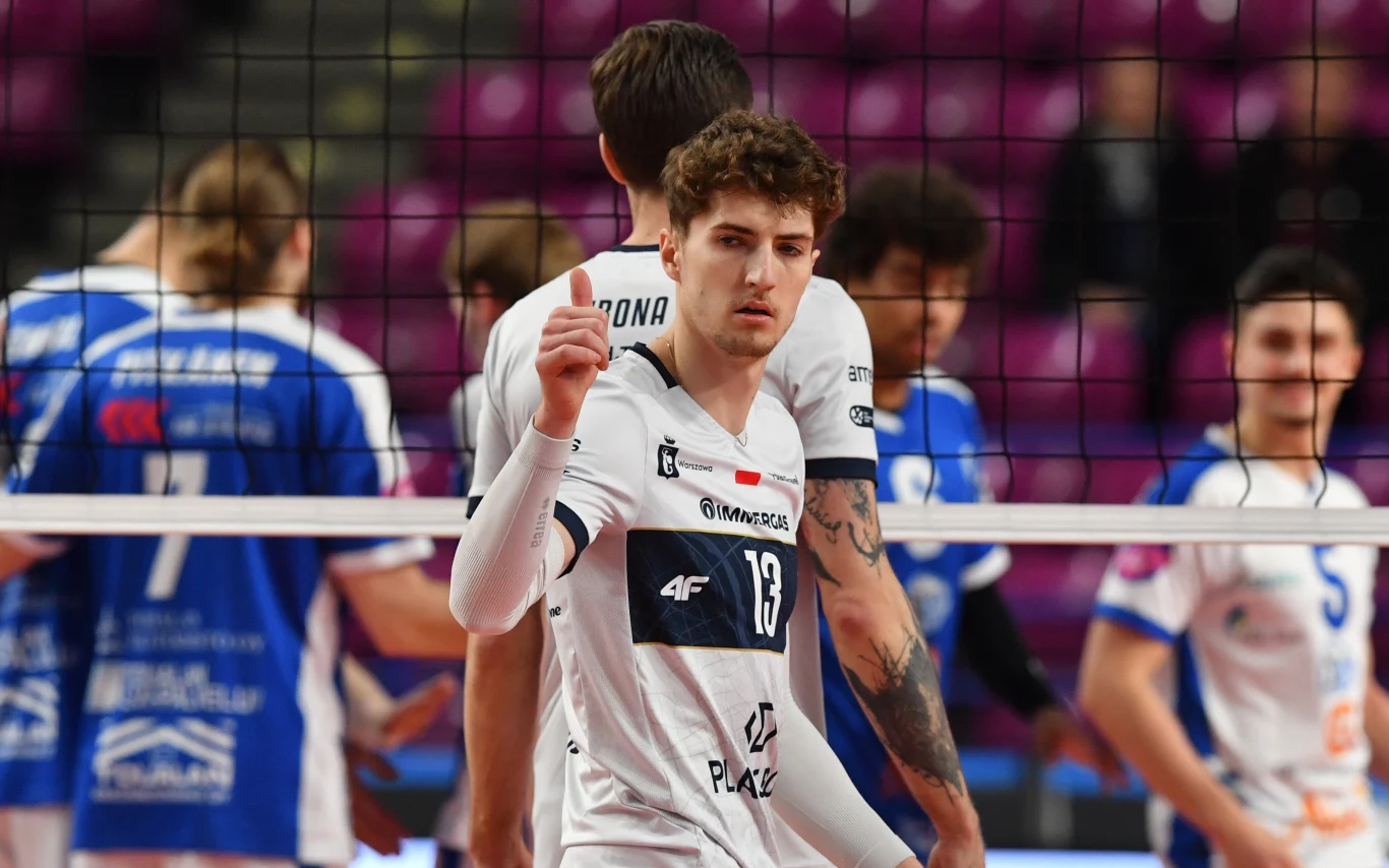 Siatkarz Projektu Warszawa Piotr Grobelny w meczu z Akka Volley