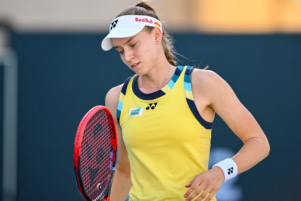 Jelena Rybakina podczas meczu WTA 500 w Abu Zabi Jelena Rybakina podczas meczu WTA 500 w Abu Zabi