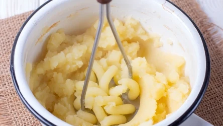 Jak zrobić puree ziemniaczane, które zachwyci całą rodzinę? Dodaj do niego... ubitą słodką śmietanę