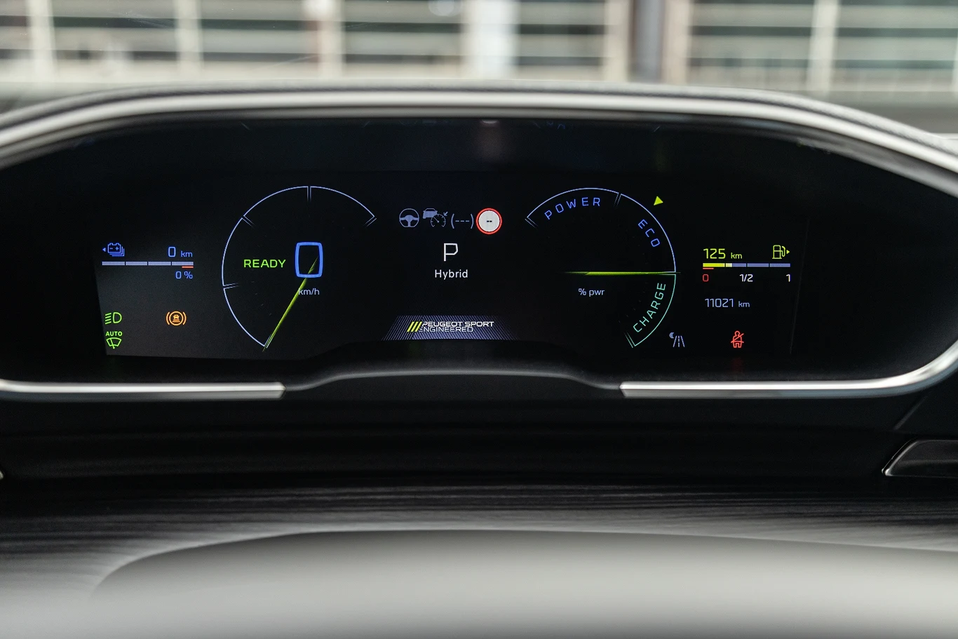 Zegary Peugeota 508 mają po liftingu odświeżoną grafikę
