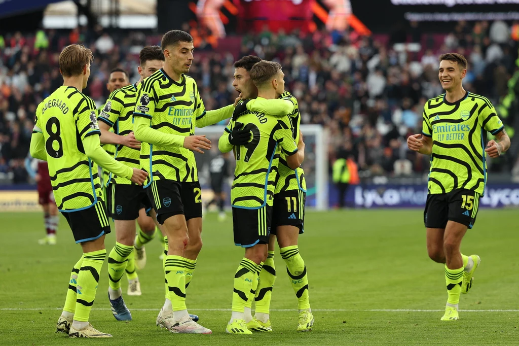 Arsenal rozgromił w niedzielę w derbach Londynu West Ham Arsenal rozgromił w niedzielę w derbach Londynu West Ham