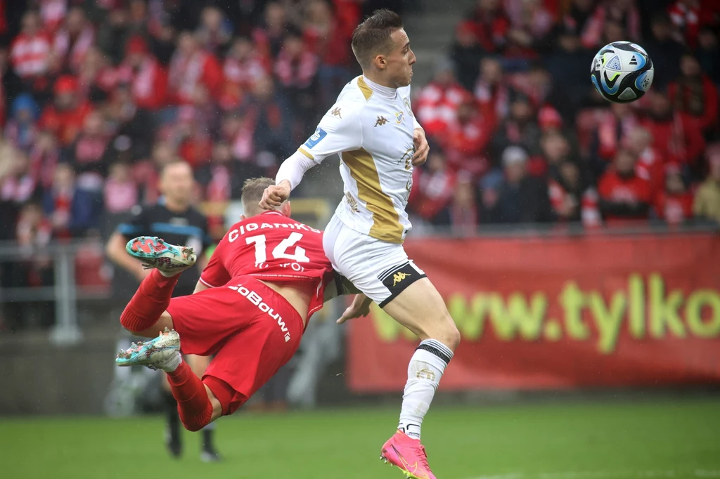 Widzew Łódź - Jagiellonia Białystok z kontrowersjami w tle Widzew Łódź - Jagiellonia Białystok z kontrowersjami w tle