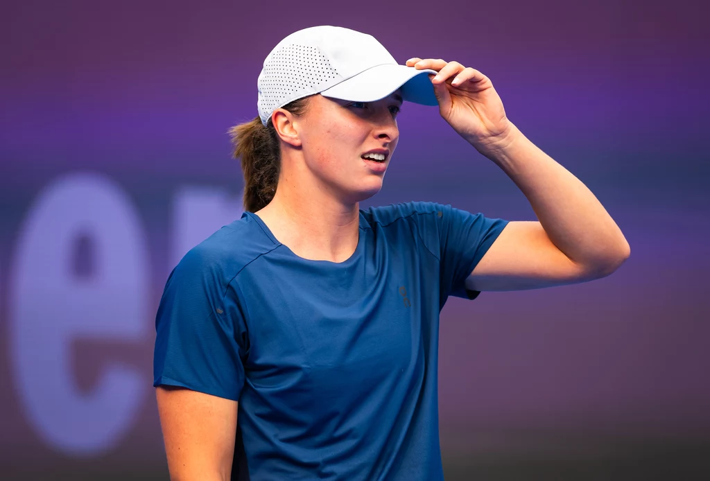 Iga Świątek podczas treningu przed WTA 1000 w Dosze