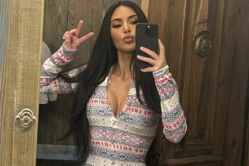 Kim Kardashian uwielbia zwracać na siebie uwagę za pomocą publikowanych w mediach społecznościowych zdjęć 