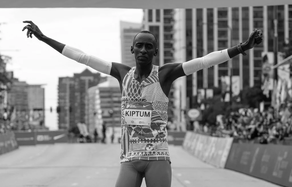 Kelvin Kiptum podczas maratonu w Chicago Kelvin Kiptum podczas maratonu w Chicago