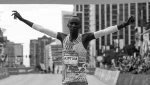 Kelvin Kiptum podczas maratonu w Chicago