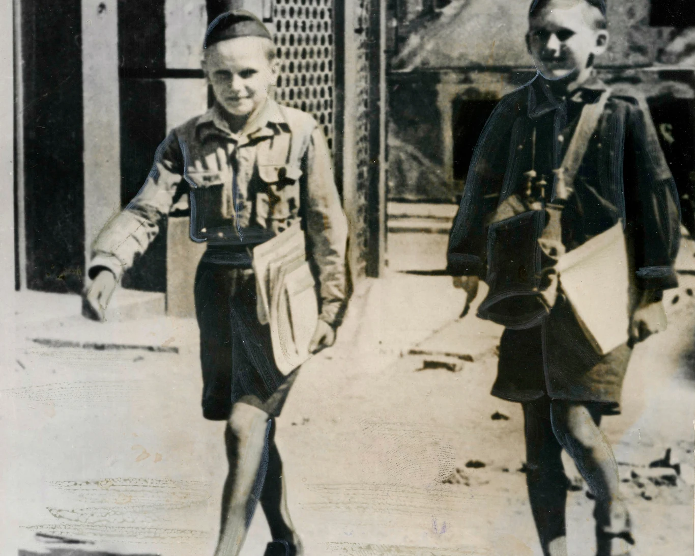 Kolportaż prasy podczas powstania warszawskiego Kolportaż prasy podczas powstania warszawskiego