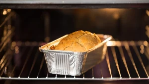 Upiecz chociaż raz, a więcej nie wrócisz do zwykłego chleba. Ten przepis od teściowej to prawdziwy hit 