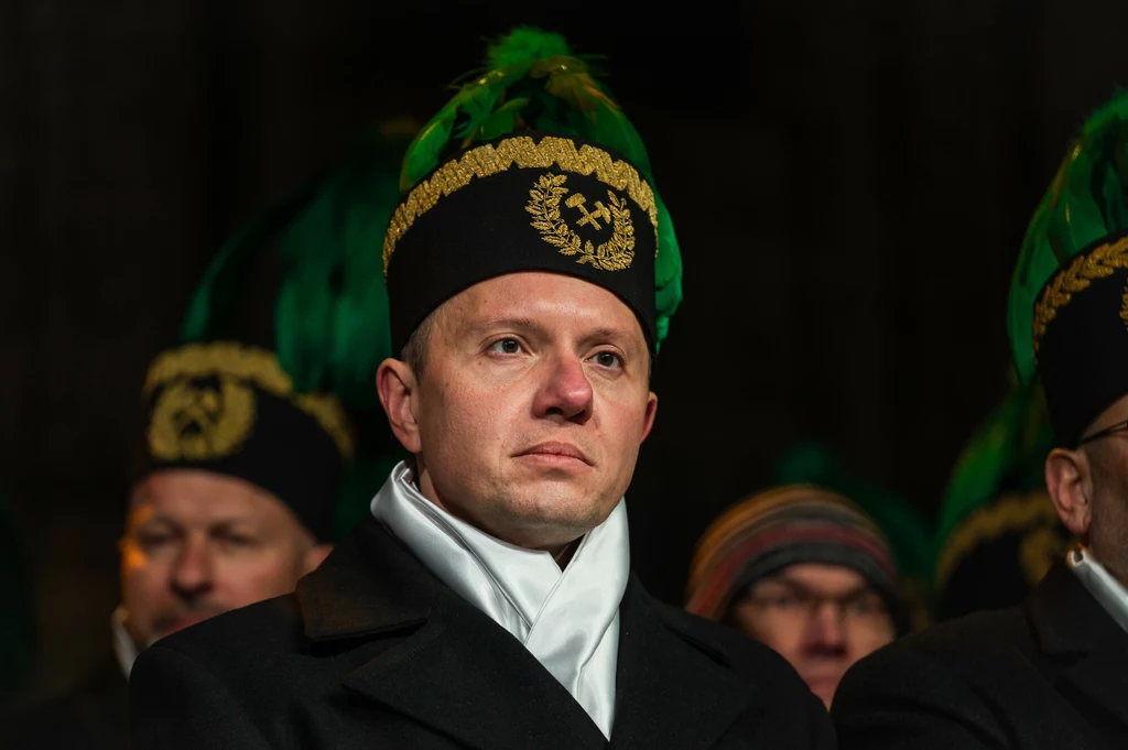 Prezes KGHM Tomasz Zdzikot podczas obchodów barbórkowych w grudniu 2023 r.