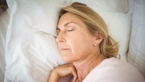 Jeden nawyk związany ze snem może niszczyć zdrowie. Sprawdź, czy to robisz