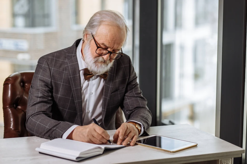 Pracownika przed emeryturą chroni wiek ochronny, o ile ma umowę o pracę (najlepiej na czas nieokreślony)