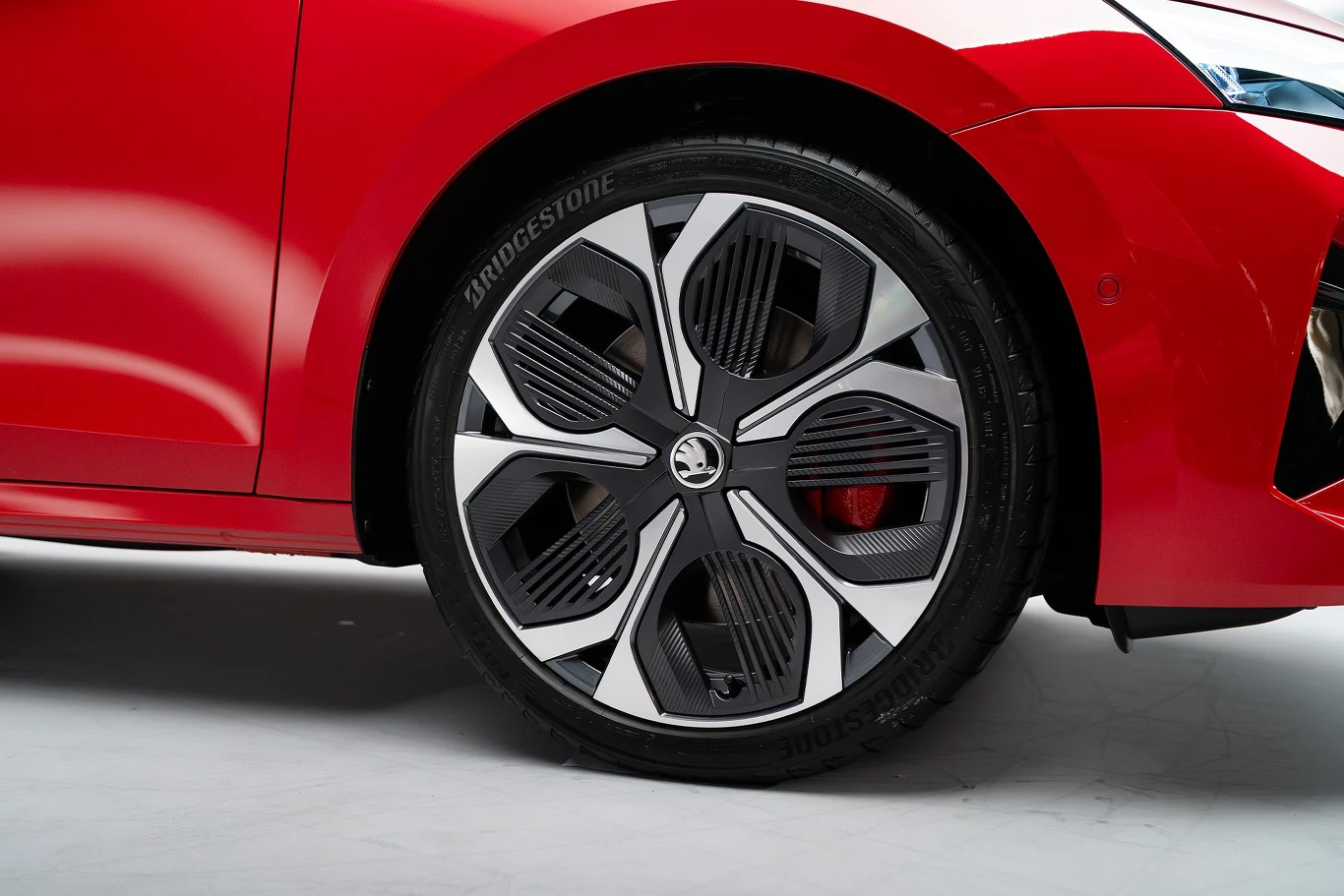 Skoda Octavia po liftingu debiutuje z nowymi wzorami felg