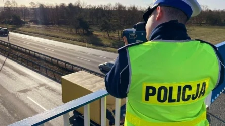 Policjanci coraz częściej sprawdzają przestrzeganie przez kierowców zasady 2 sekund