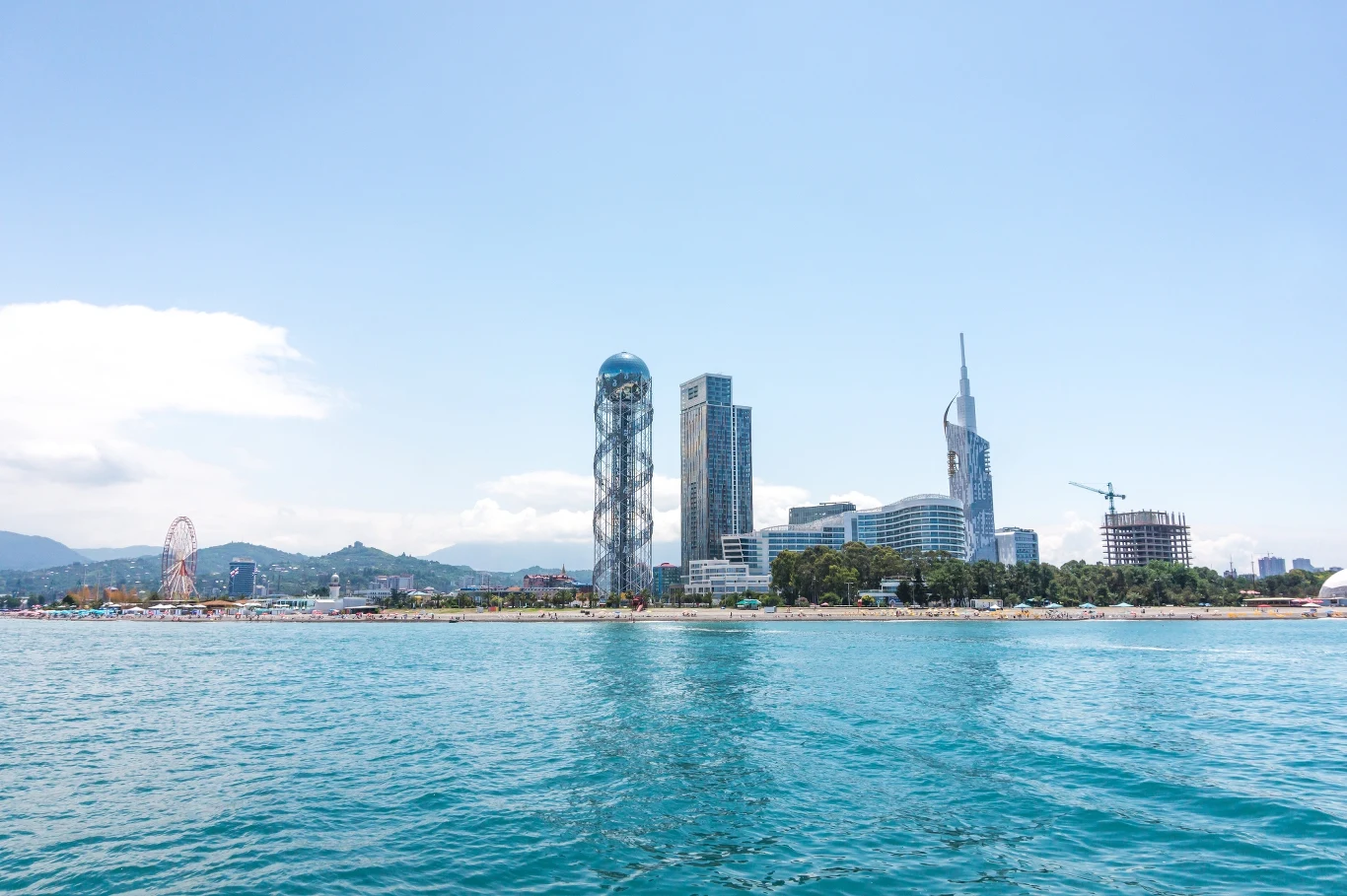 Dlaczego Batumi nazywane jest "małym Dubajem"? Dlaczego Batumi nazywane jest "małym Dubajem"?