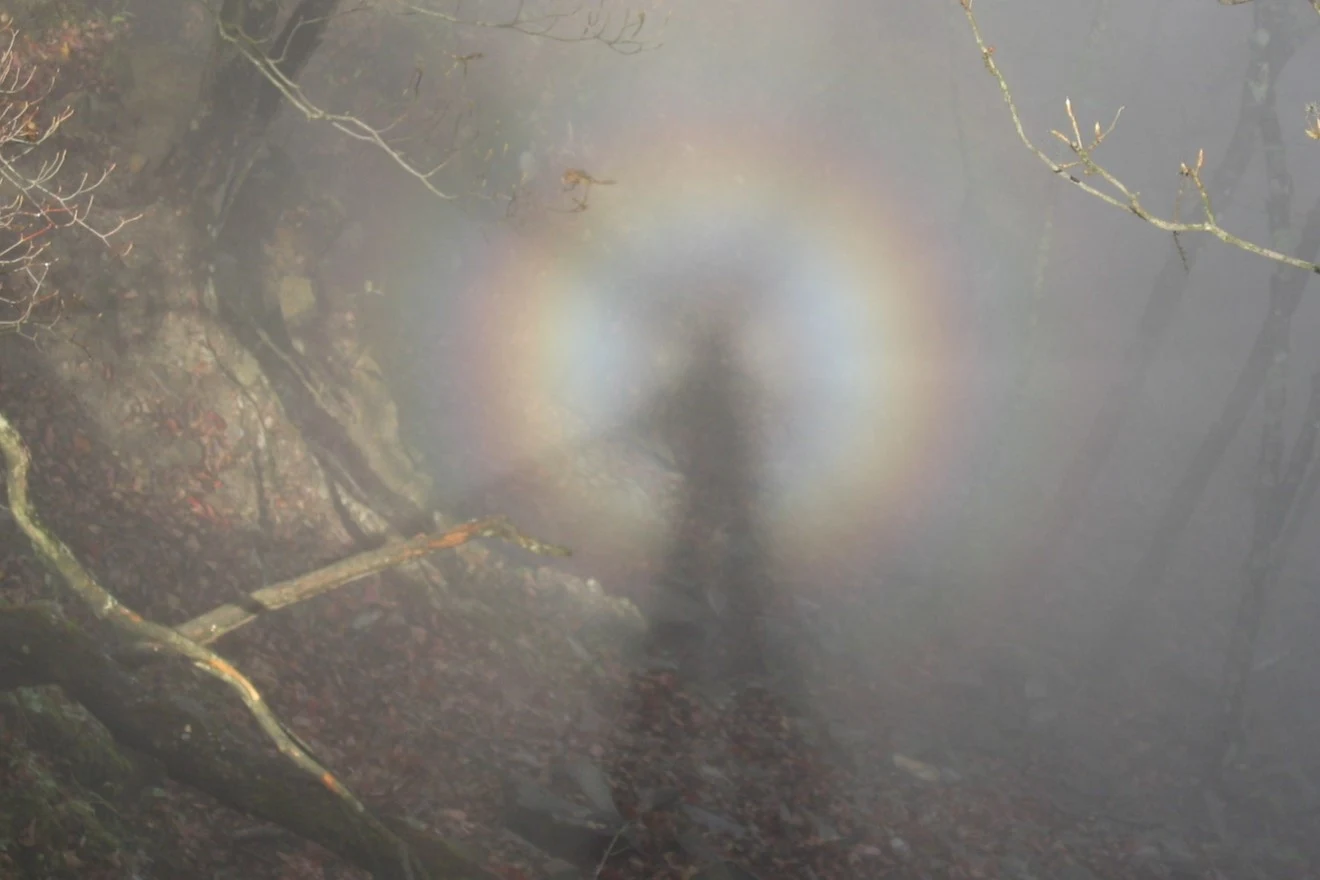 Widmo Brockenu sfotografowane przez wędrowca