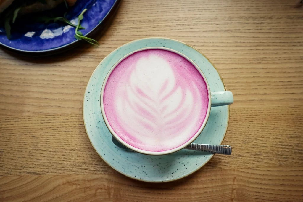 Pink latte - jak przygotować je w domu?