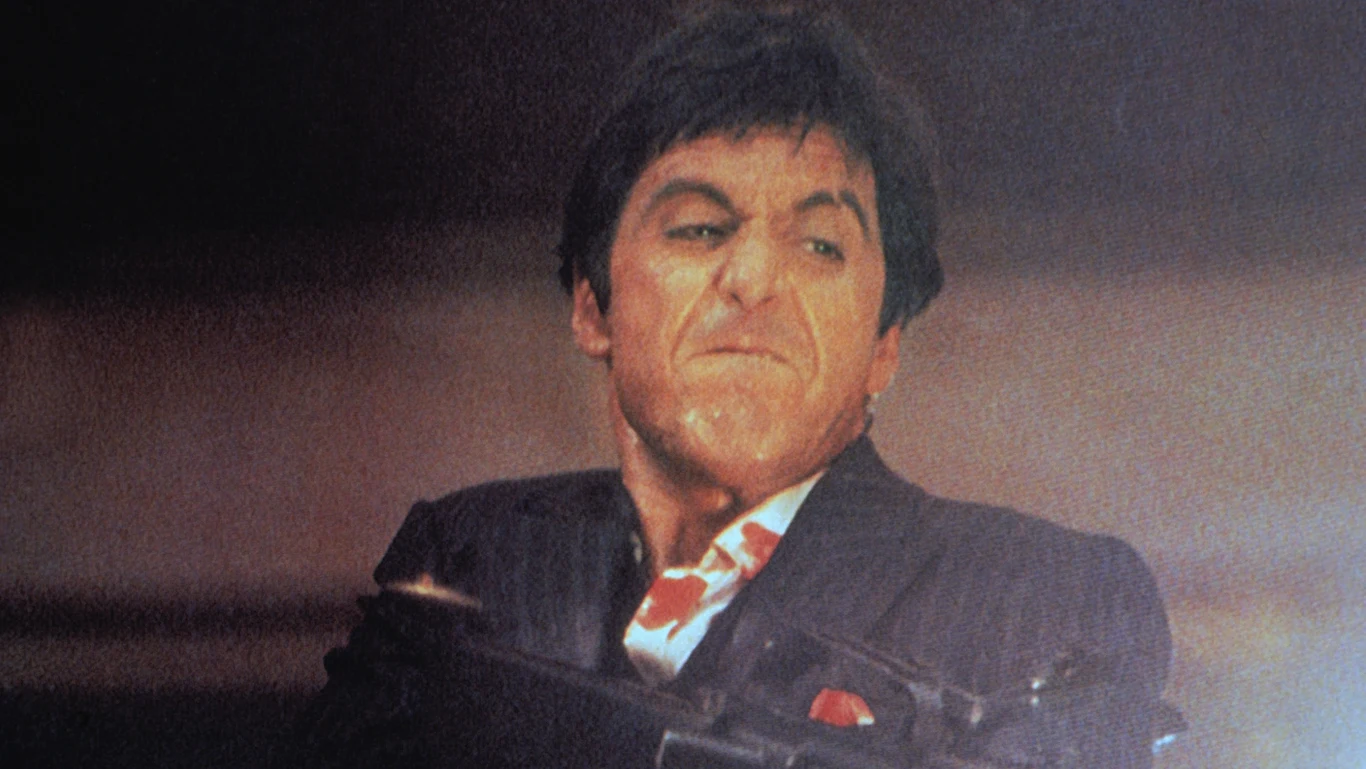 Al PAcino w filmie "Człowiek z blizną"