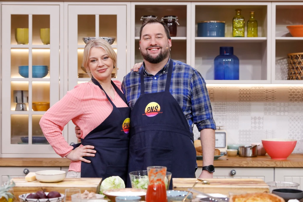 Jan Kuroń wraca z żoną do TVP