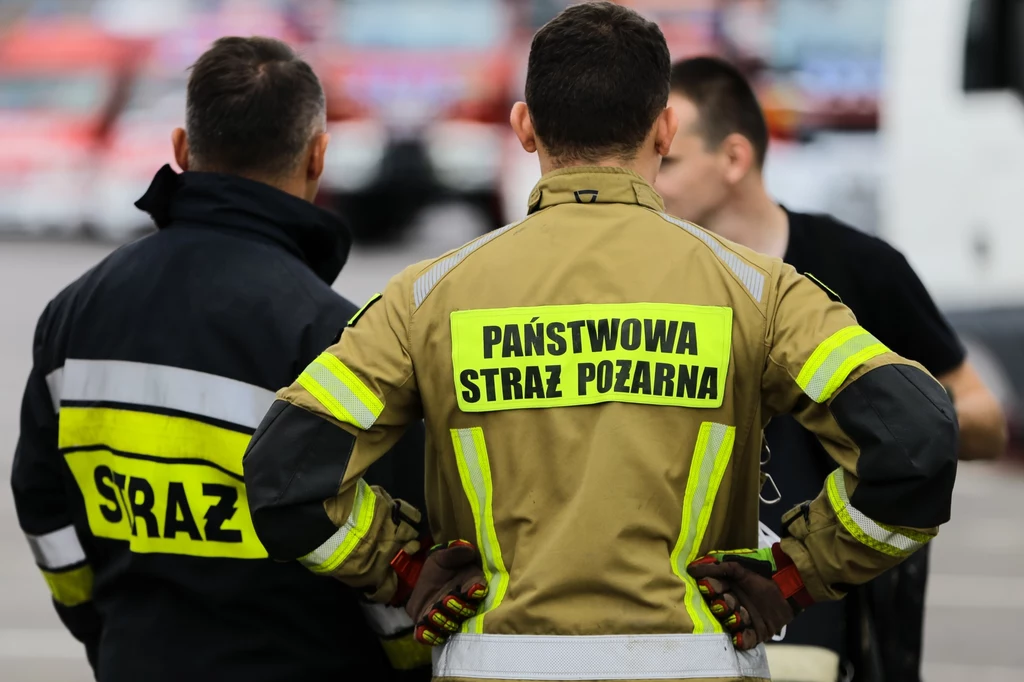 Aktualnie za ochronę cywilów odpowiadają strażacy i ratownicy medyczni Aktualnie za ochronę cywilów odpowiadają strażacy i ratownicy medyczni