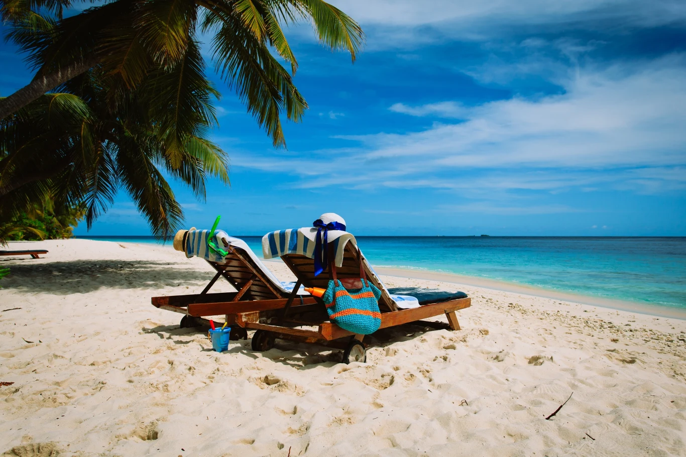 Kraj rocznie odwiedzany przez około 200 turystów, zachwyca rajskimi plażami i błogim spokojem