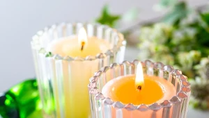 Owiń świeczkę folia aluminiową. Zaoszczędzisz i pozbędziesz się uciążliwego problemu 