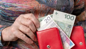 Wydaje się prawdziwy, a jednak... Kiedy sklep może nie przyjąć pieniędzy?