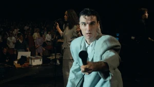 David Byrne w filmie "Stop Making Sense"